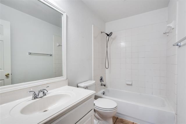 Building Photo - 1617 Clarke Springs Dr