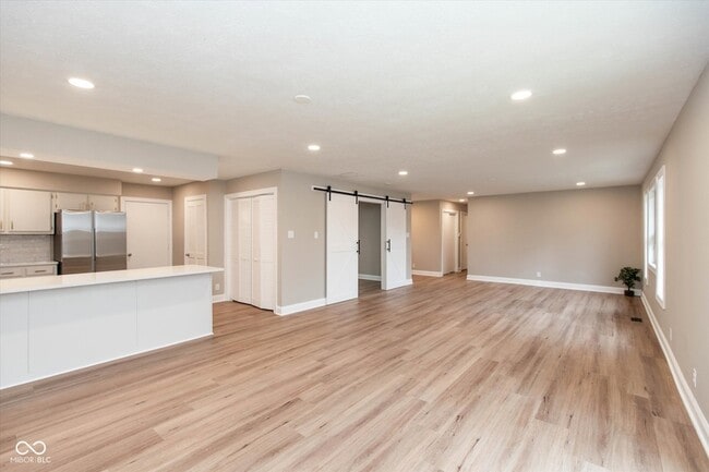 Building Photo - 707 Daffon Dr