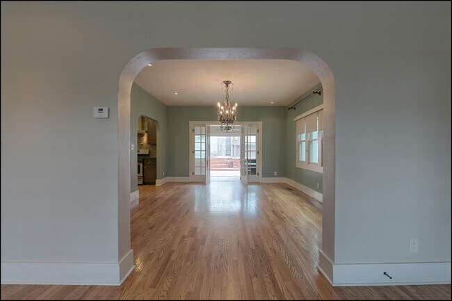 Building Photo - 1420 Hawthorne St