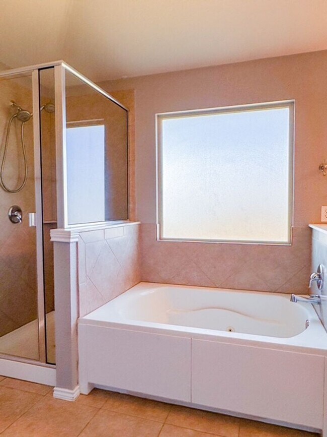 Building Photo - Large Single Family Home in Copperas Cove