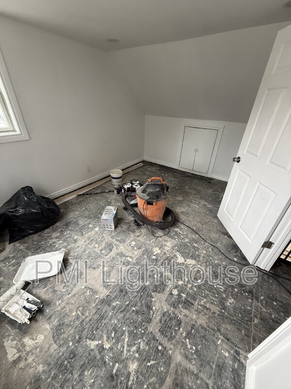 Building Photo - 115 8th Ave