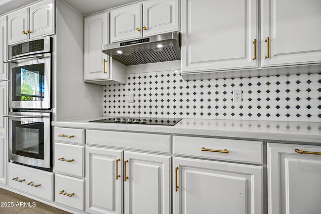 Building Photo - 12810 E Yucca St