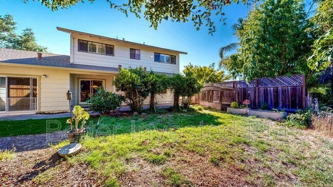 Building Photo - 2530 Brookhaven Dr