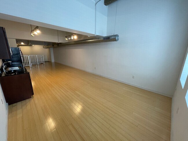 Building Photo - 239 5th Ave N