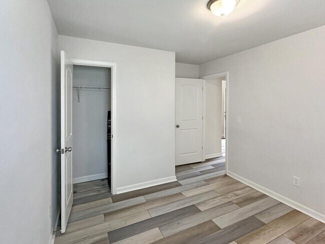 Building Photo - 1019 Gold Cir