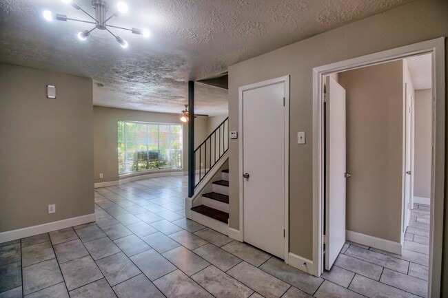 Building Photo - 6393 S Briar Bayou Dr