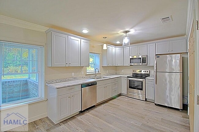 Building Photo - 5781 E Oglethorpe Hwy