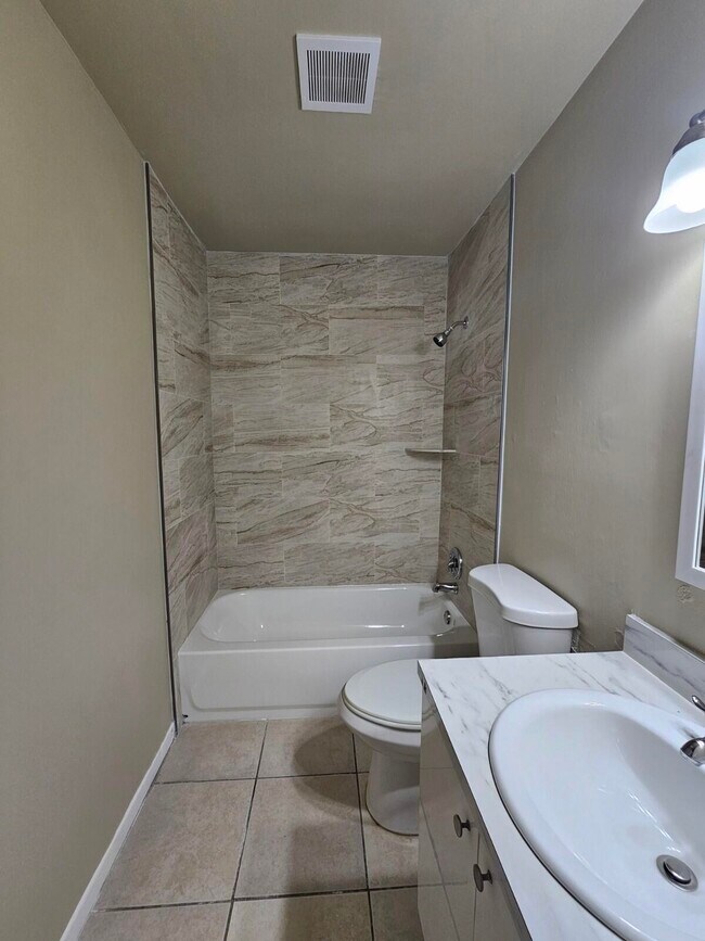 Building Photo - 4768 Orleans Ct