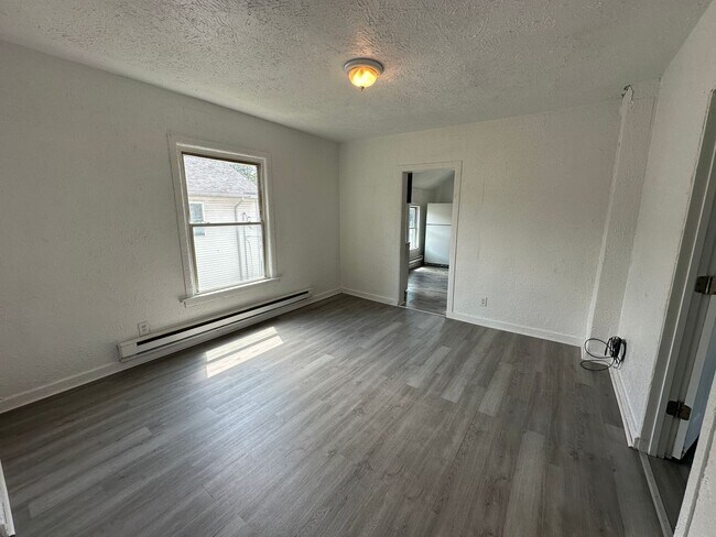 Building Photo - 1065 Caulfield Ave SW