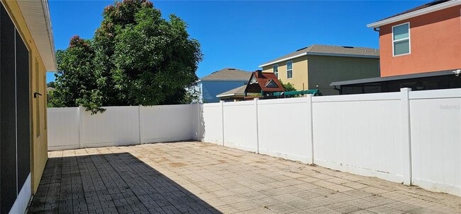 Building Photo - 12425 Fairlawn Dr