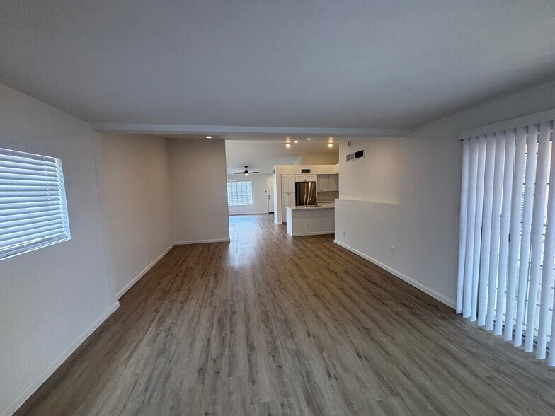 Building Photo - 9940 E Gray Hawk Dr