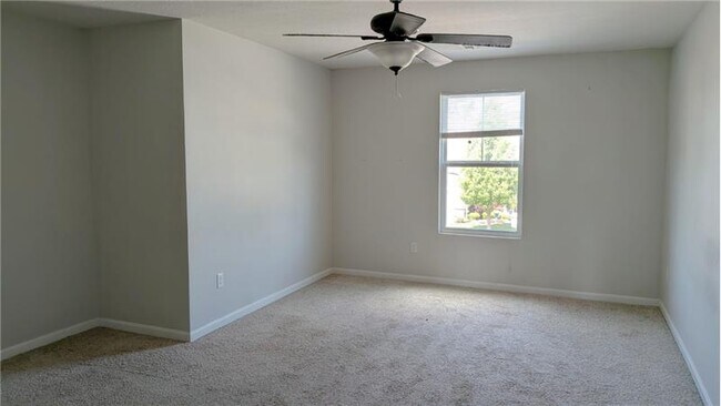 Building Photo - 2099 Commons Cir Dr