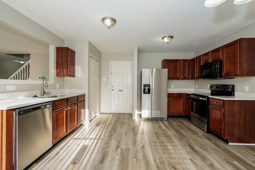 Building Photo - 6301 Monteo Ln
