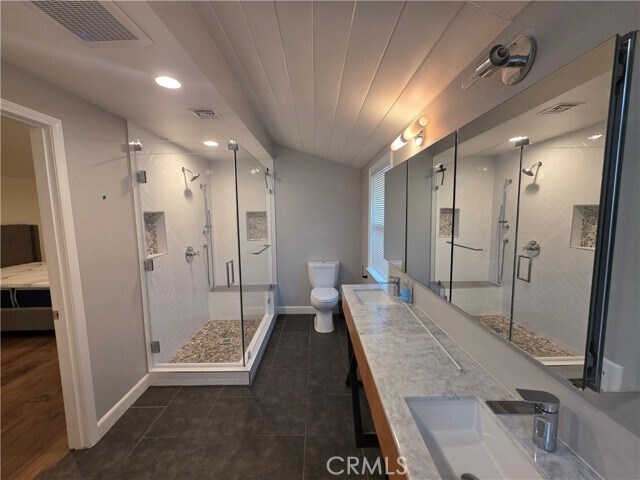 Building Photo - 23400 Collins St