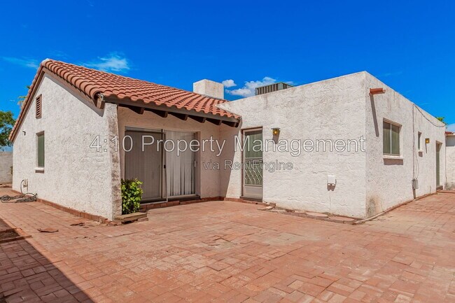 Building Photo - 2063 E Aspen Dr