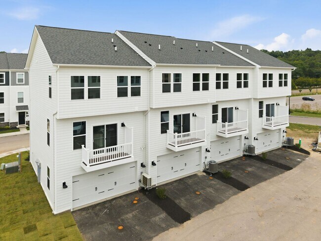 Building Photo - 520 Cooper St
