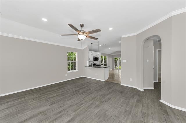 Building Photo - 2201 Sweetwood Dr