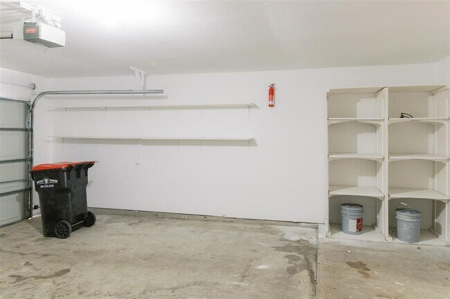 Building Photo - 6510 Larissa Cir