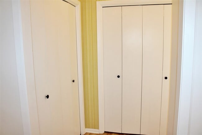 Building Photo - 218 Smith St