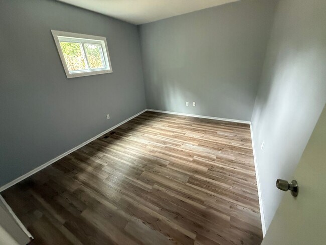Building Photo - 1609 Armand Dr