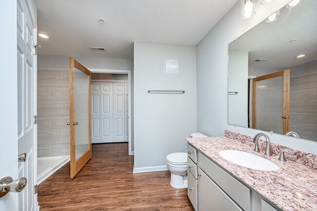 Building Photo - Midlothian Condo Available For Immediate Move In