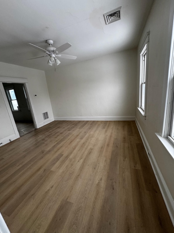 Building Photo - 120 Center Ave