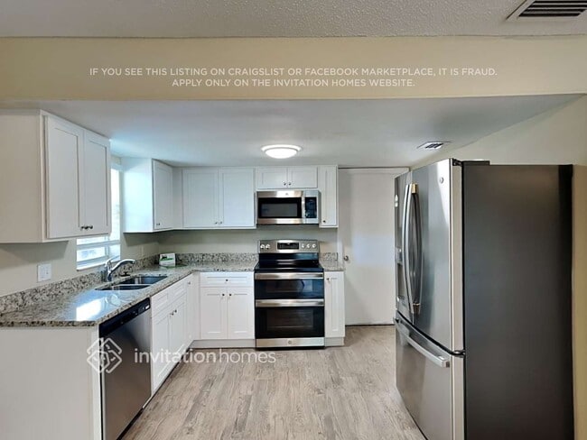 Building Photo - 106 Euclid Loop