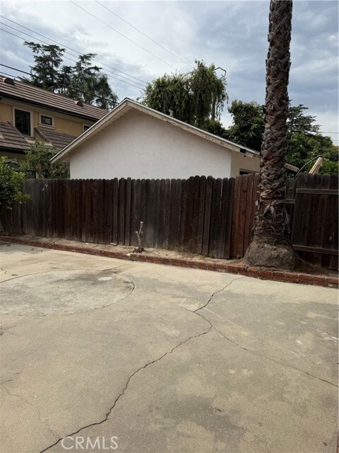 Building Photo - 2211 S 8th Ave