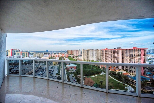 Building Photo - 17201 Collins Ave