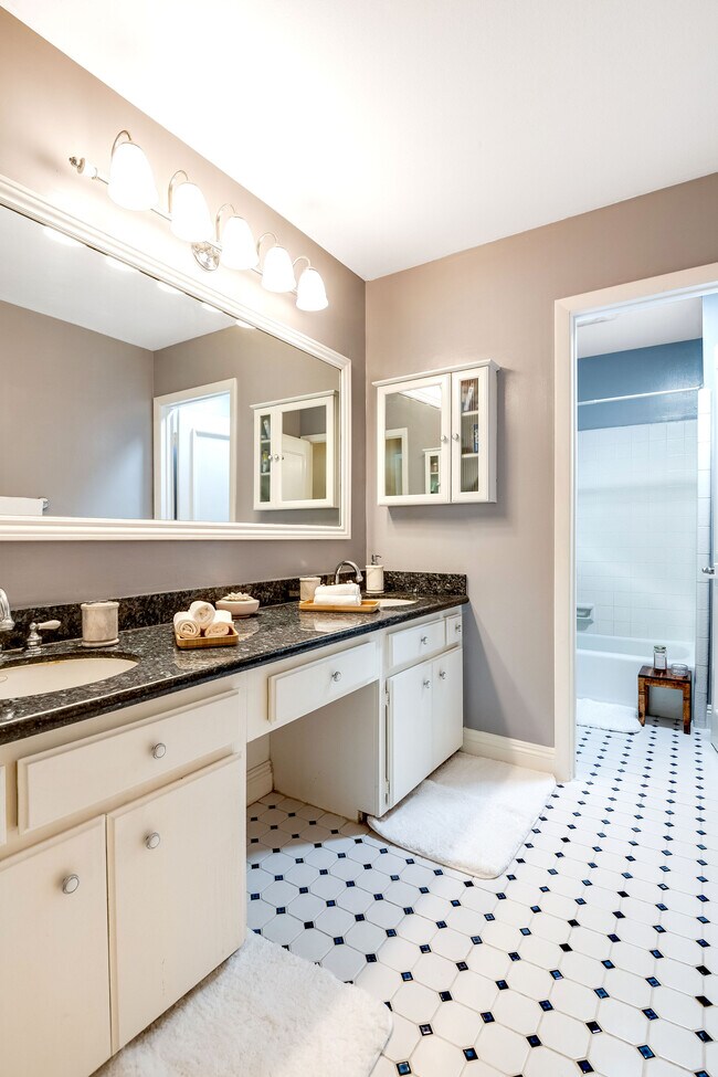 Building Photo - 4443 Saugus Ave