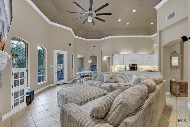 Building Photo - 9752 Trophy Oaks Dr