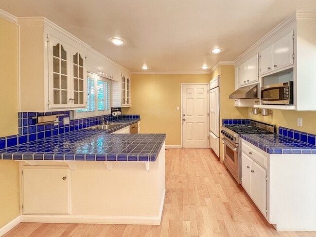 Building Photo - Beautifully Updated Three Bedroom Browns Valley Home