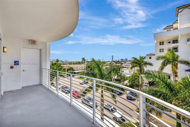 Building Photo - 612 Bayshore Dr