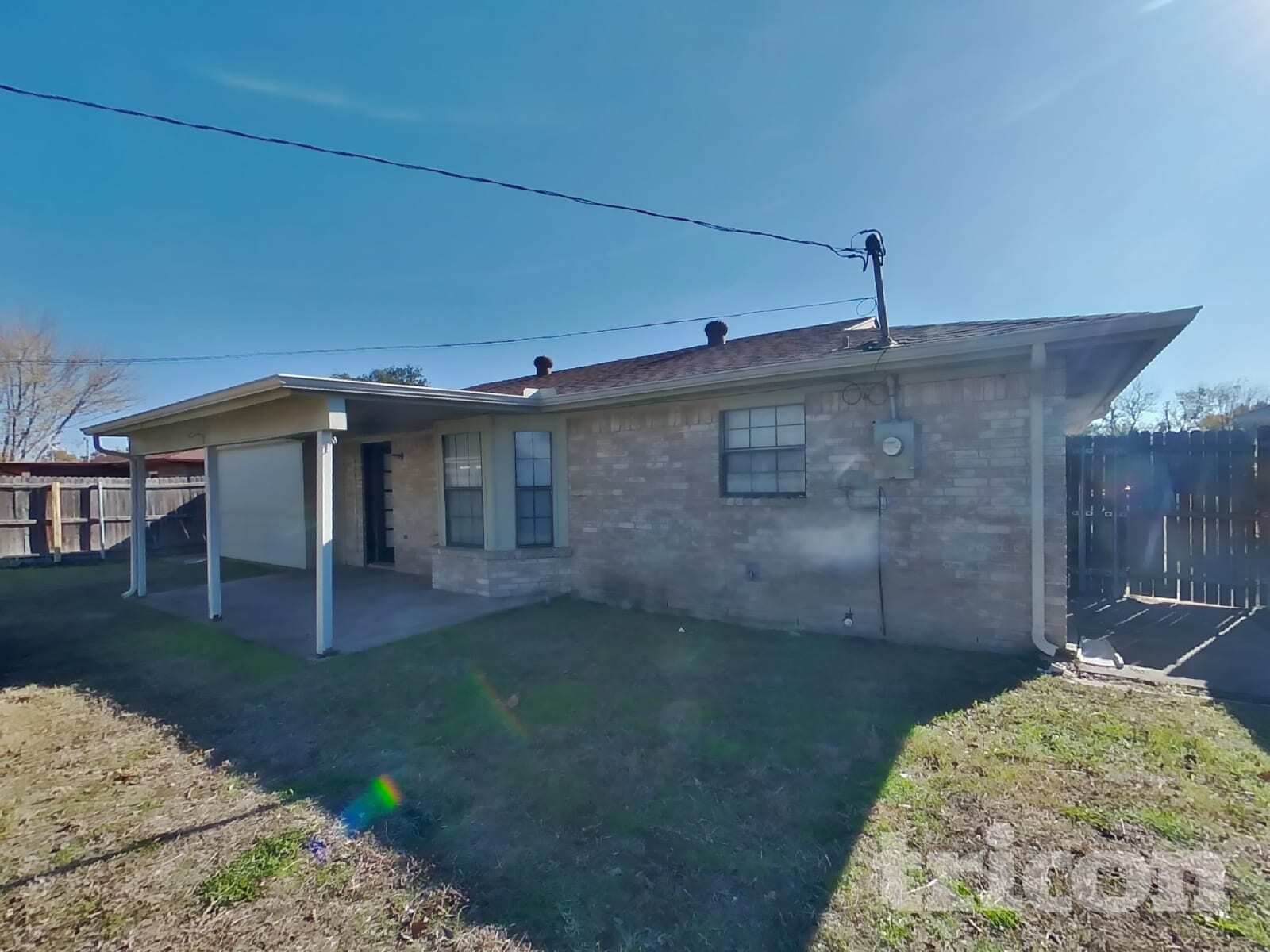 Building Photo - 820 Oak Grove Ln