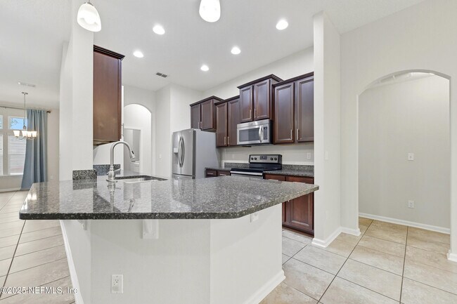 Building Photo - 15653 Mason Lakes Dr