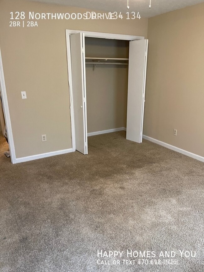 Building Photo - 128 Northwoods Dr