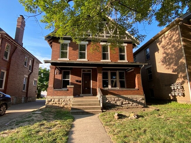 Primary Photo - 211 E 16th Ave