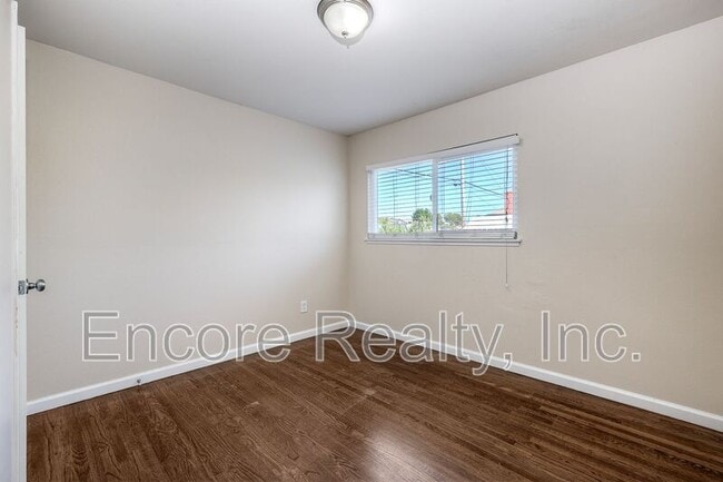 Building Photo - 6135 Chadwick Ave