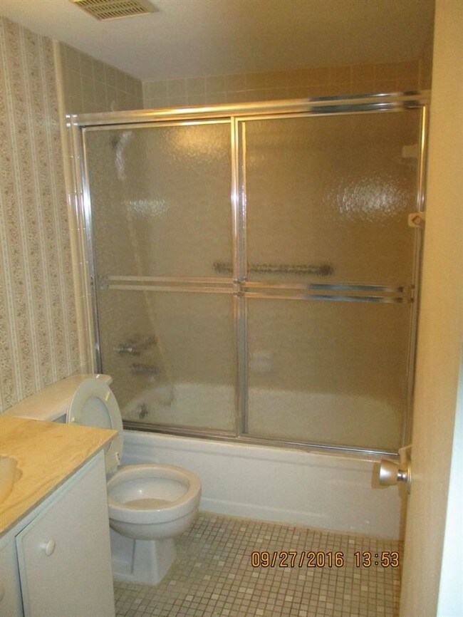 Building Photo - 11 Dondanville Rd