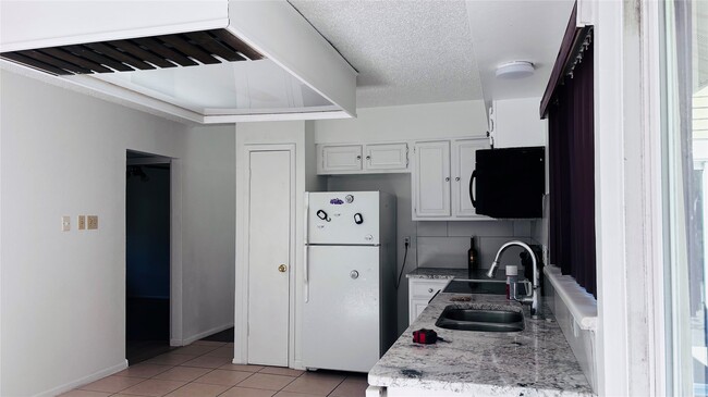 Building Photo - 12943 Leaf Glen Ln