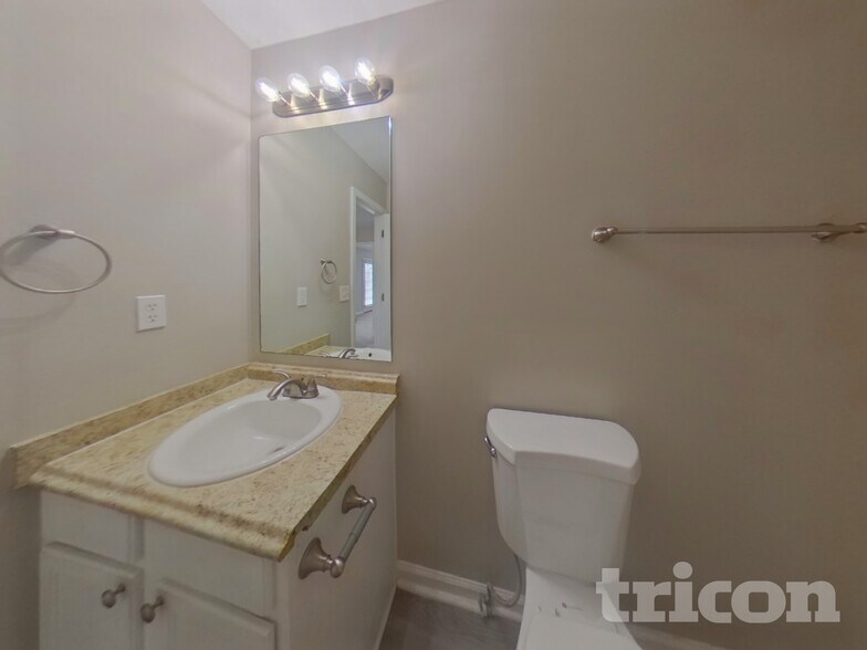 Building Photo - 11842 Registry Blvd