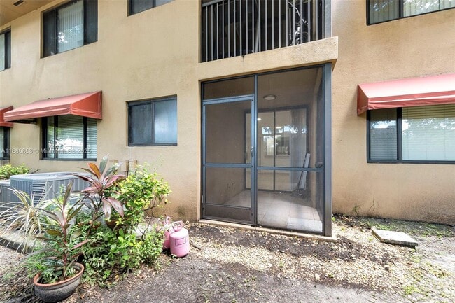 Building Photo - 15575 Miami Lakeway N