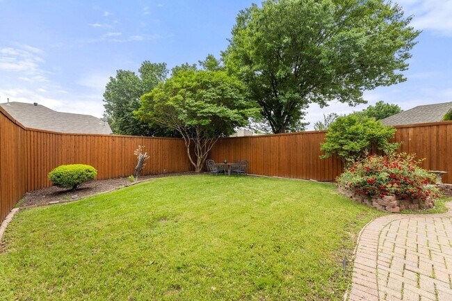 Building Photo - 10713 Alexandria Dr