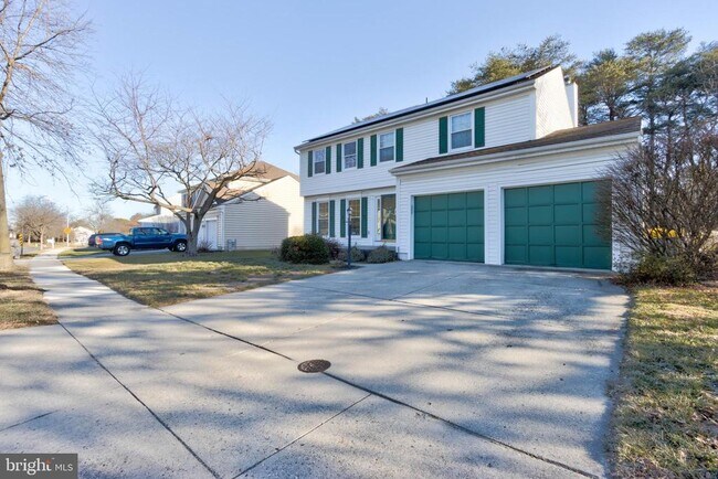 Building Photo - 7925 Carriage Dr