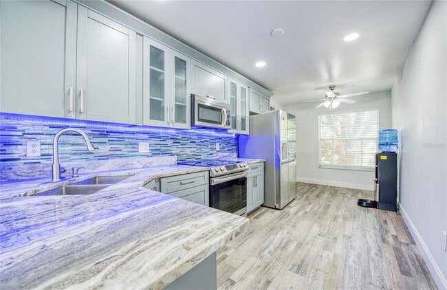 Building Photo - 2390 Bentley Dr