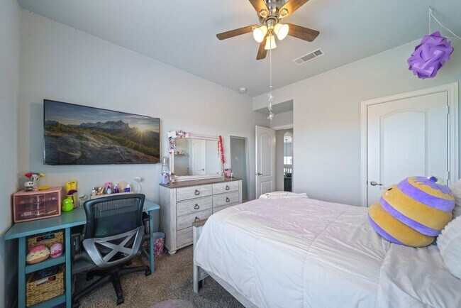 Building Photo - 1707 Benbrook Hollow Ln