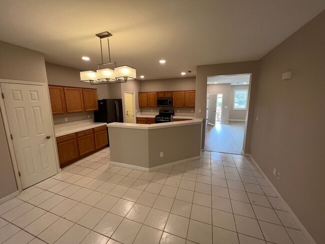 Building Photo - Three Bedroom Two Bath Stanford Ranch Home