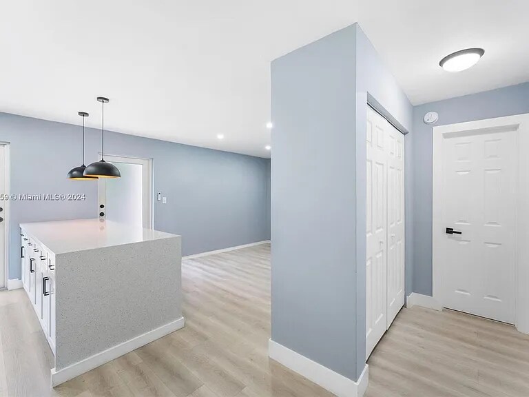 Building Photo - 1620 SW 40th Ave