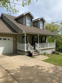 Building Photo - Furnished 4 Bedroom 3 Bath House in Kimber...