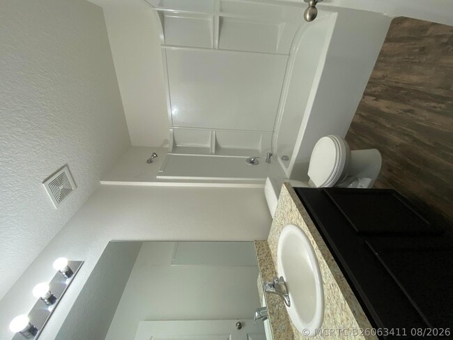 Building Photo - 2238 Caspian Dr